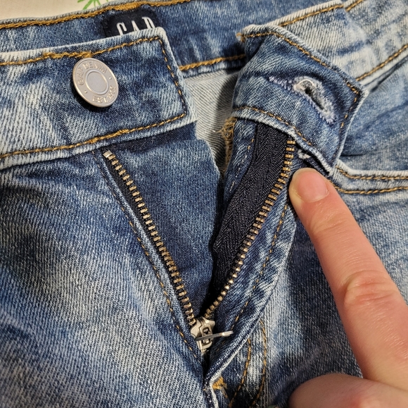 Gap rainbow stitch distressed denim shorts - Picture 6 of 13